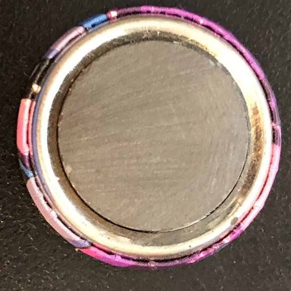 TM & DC Comics Batman Pin/Magnet - Picture 5 of 12